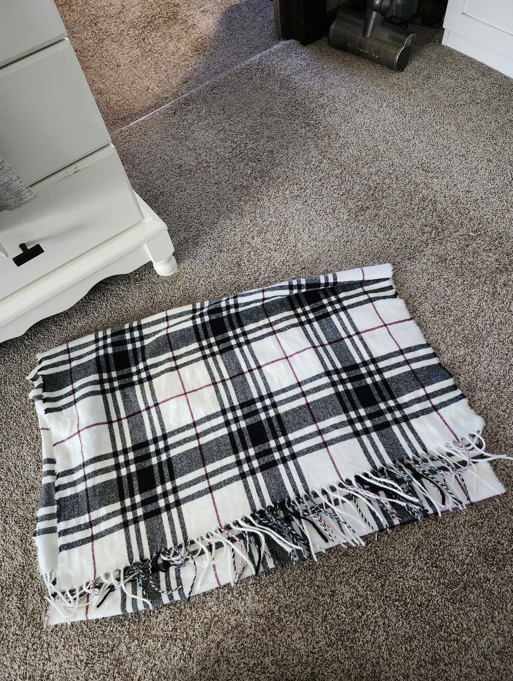 Women’s Plaid Fringe Scarf- Black & White 80 Inches × 21